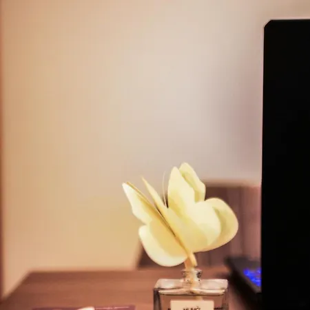 Farfalla Bianca - Rome