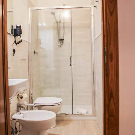 Farfalla Bianca - 4* Rome