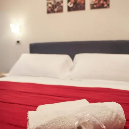 Konukevi Farfalla Bianca -